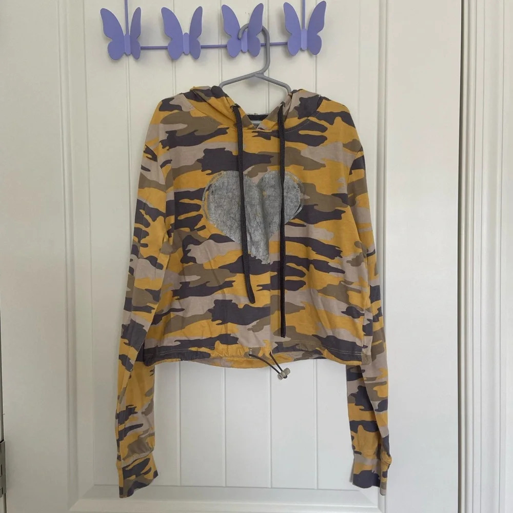EUC | Almost Famous girl’s camouflage hooded‎ top — medium